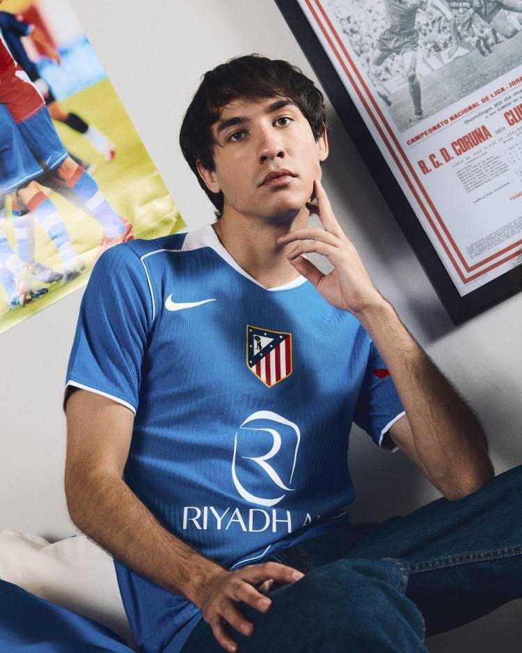 马德里竞技球衣广告(马德里竞技队主客场球衣)